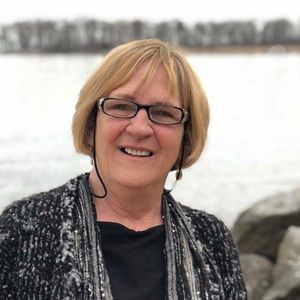 Meet your Posher, Linda